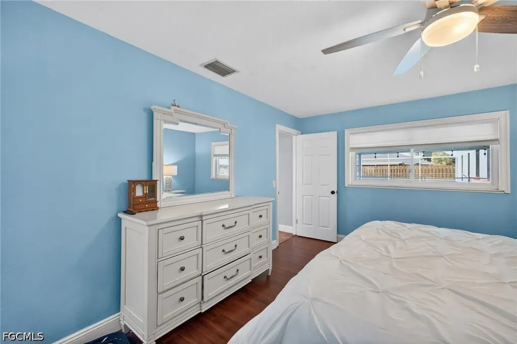 712 SE 32nd Terrace Cape Coral FL 33904