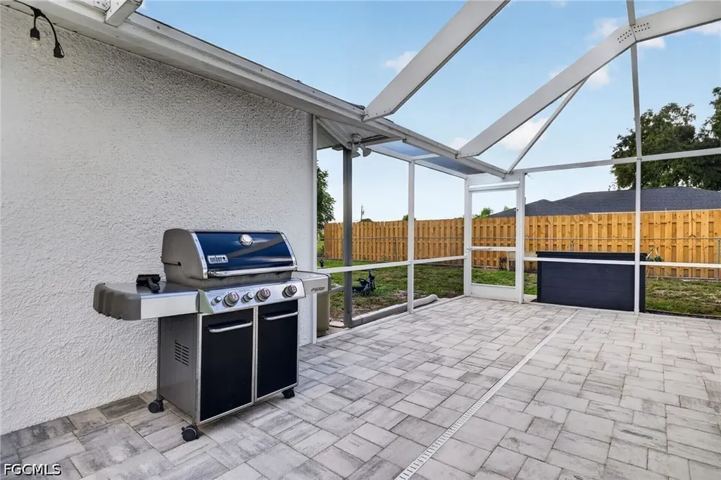 712 SE 32nd Terrace Cape Coral FL 33904