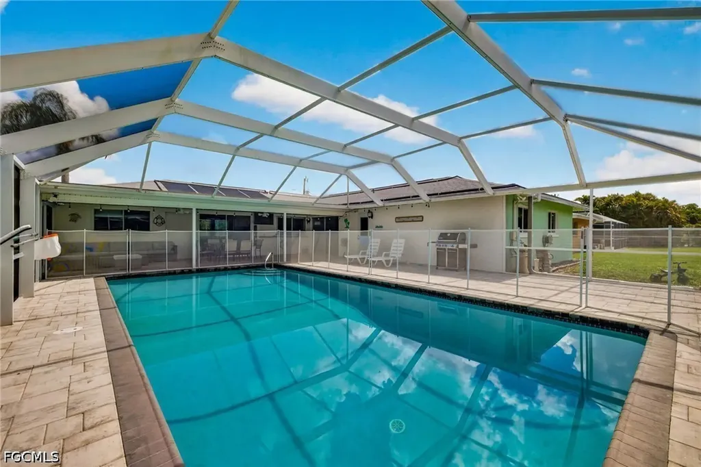 712 SE 32nd Terrace Cape Coral FL 33904
