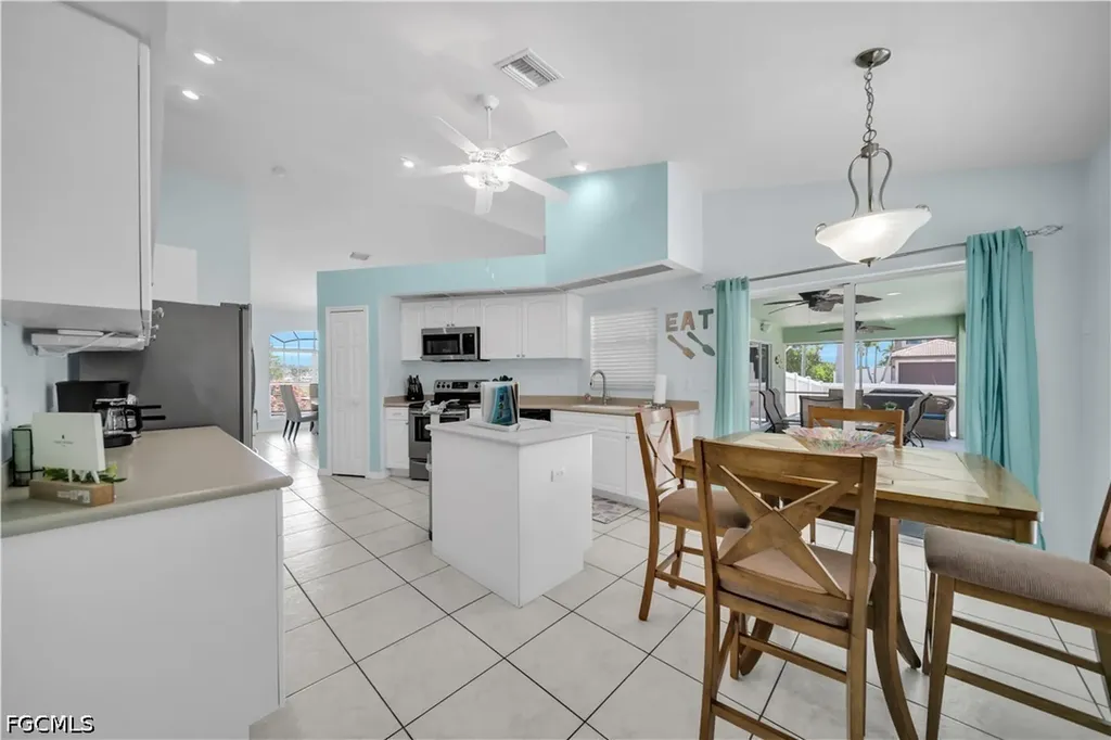 1722 SW 38th Terrace Cape Coral FL 33914