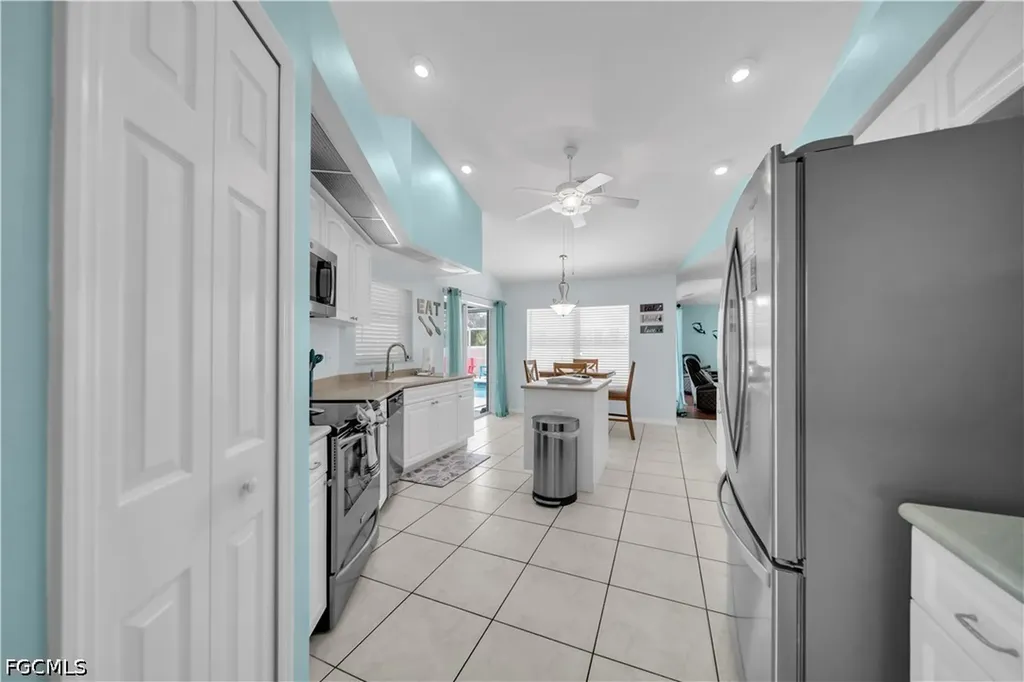 1722 SW 38th Terrace Cape Coral FL 33914