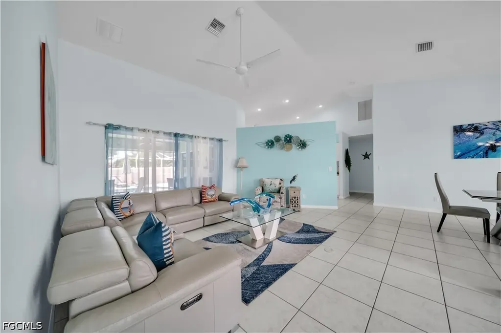 1722 SW 38th Terrace Cape Coral FL 33914
