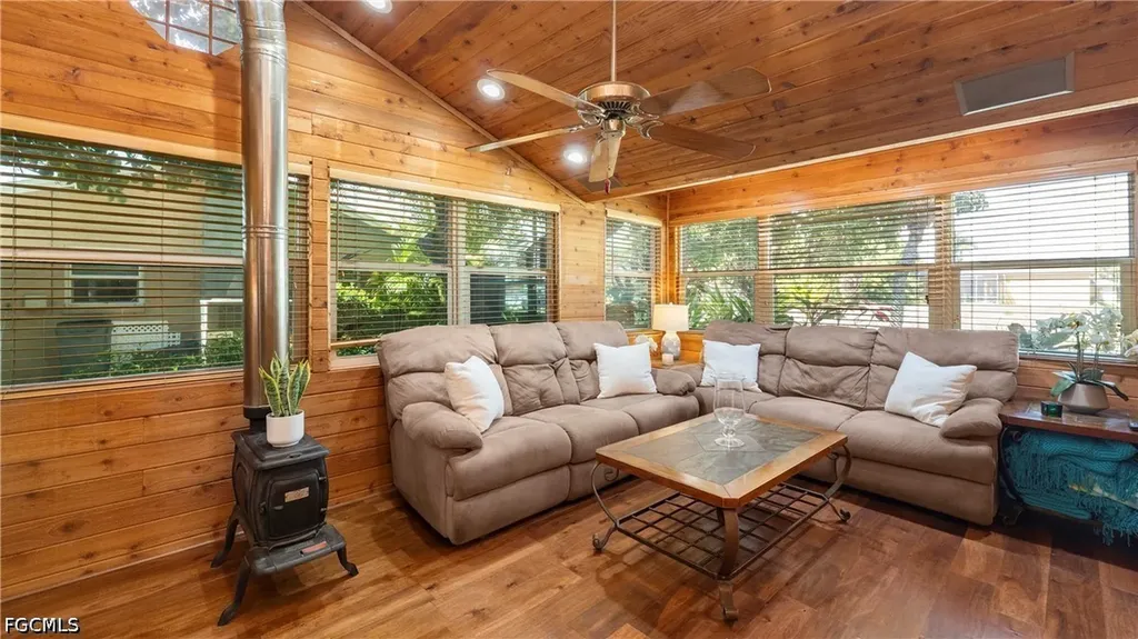 1432 SE 30th Street Cape Coral FL 33904