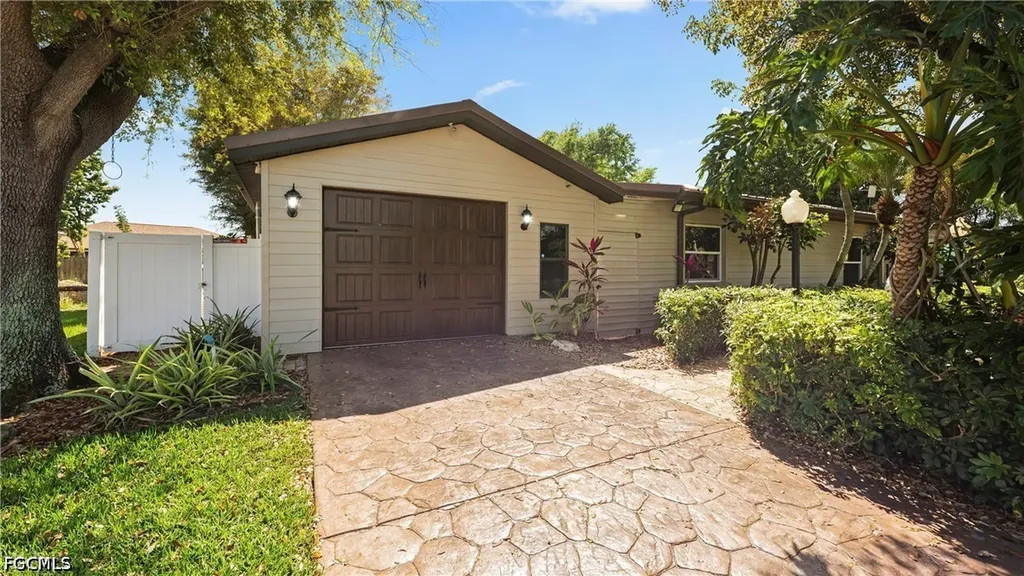 1432 SE 30th Street Cape Coral FL 33904