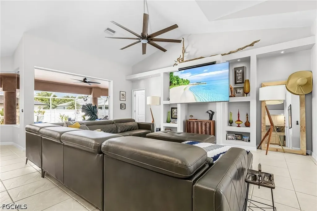 3613 SE 3rd Place Cape Coral FL 33904