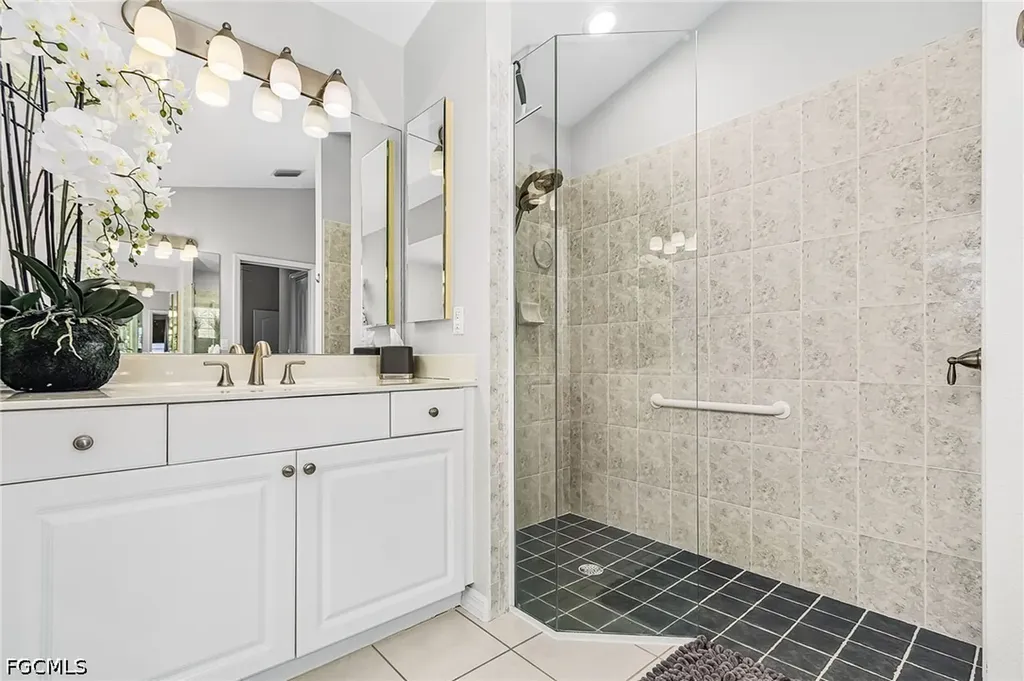 3613 SE 3rd Place Cape Coral FL 33904
