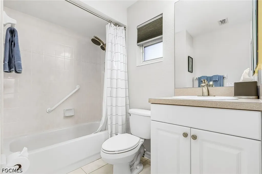 3613 SE 3rd Place Cape Coral FL 33904