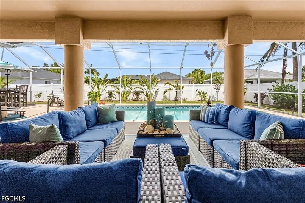 3613 SE 3rd Place Cape Coral FL 33904