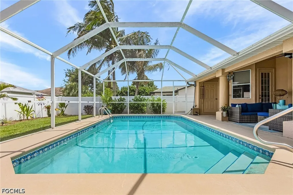 3613 SE 3rd Place Cape Coral FL 33904