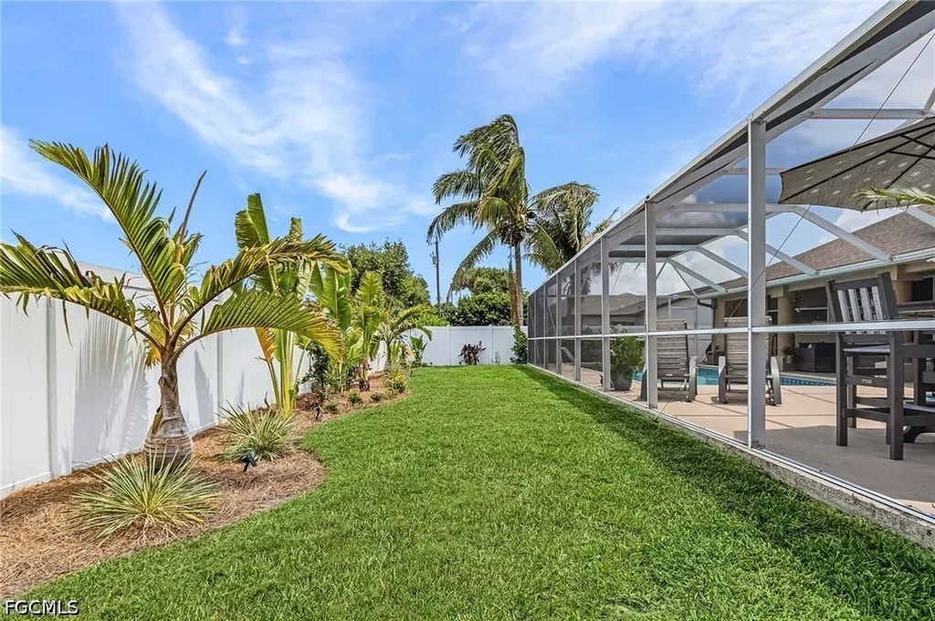3613 SE 3rd Place Cape Coral FL 33904