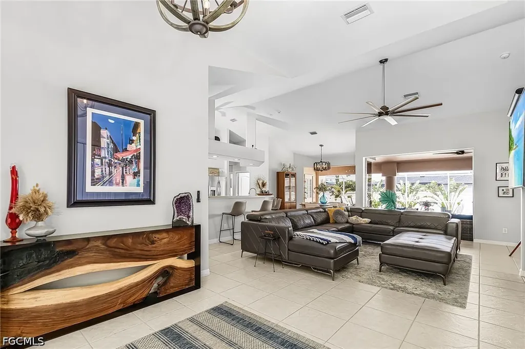 3613 SE 3rd Place Cape Coral FL 33904