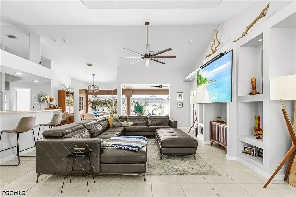 3613 SE 3rd Place Cape Coral FL 33904