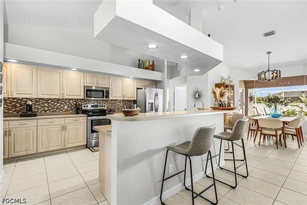 3613 SE 3rd Place Cape Coral FL 33904