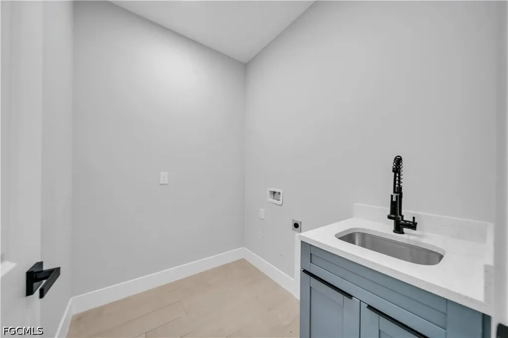 411 SW 26th Place Cape Coral FL 33991
