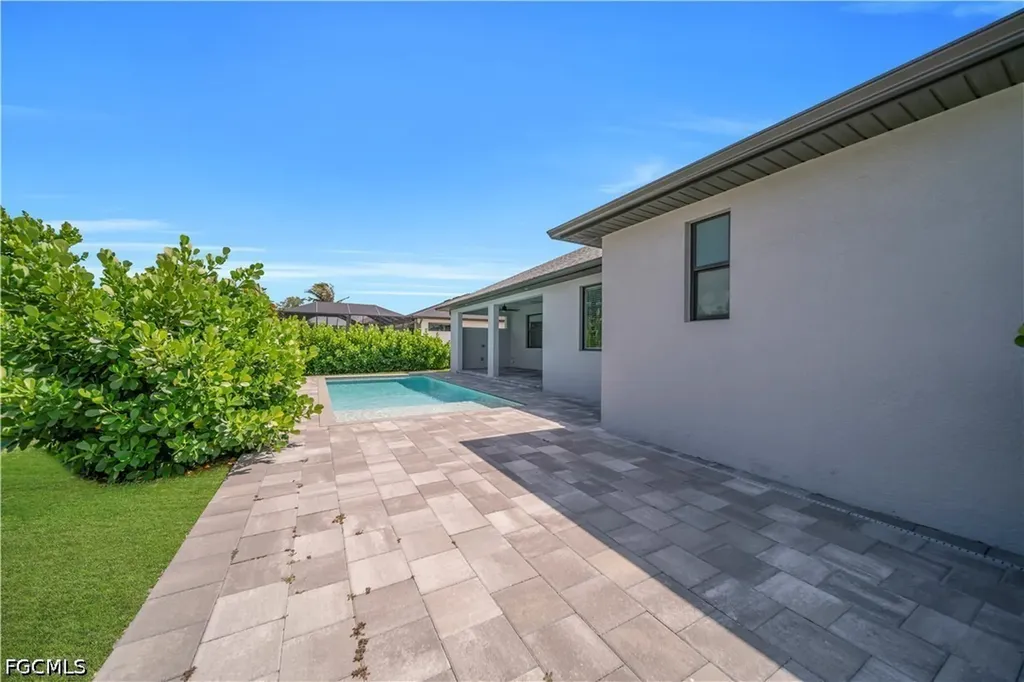 411 SW 26th Place Cape Coral FL 33991