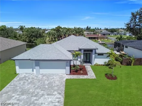 411 SW 26th Place Cape Coral FL 33991
