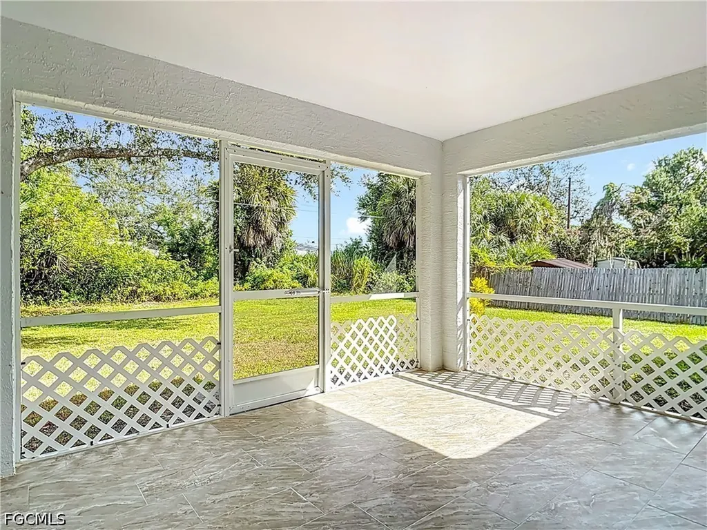 18522 Robinson Avenue Port Charlotte FL 33948