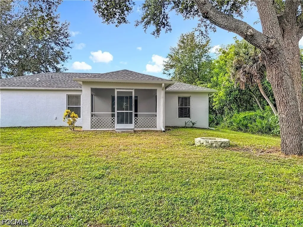 18522 Robinson Avenue Port Charlotte FL 33948