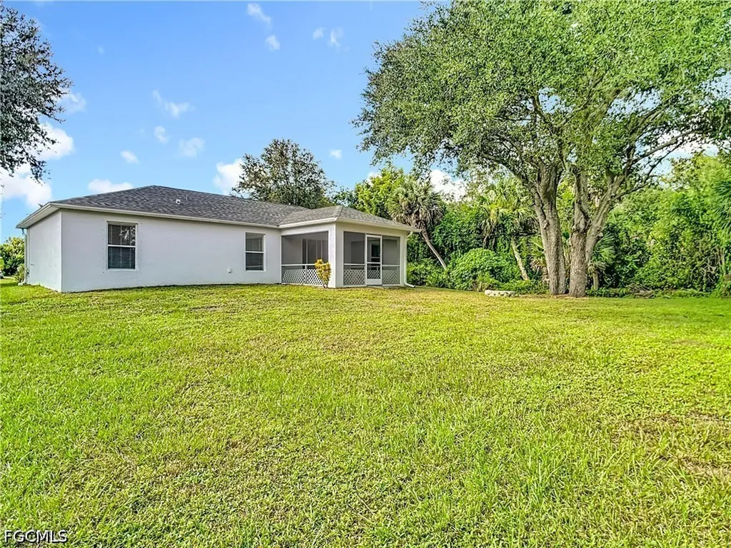 18522 Robinson Avenue Port Charlotte FL 33948