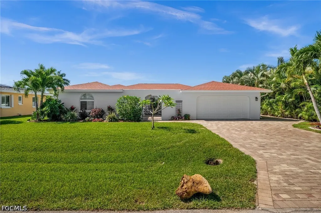 1432 Venetian Court Cape Coral FL 33904
