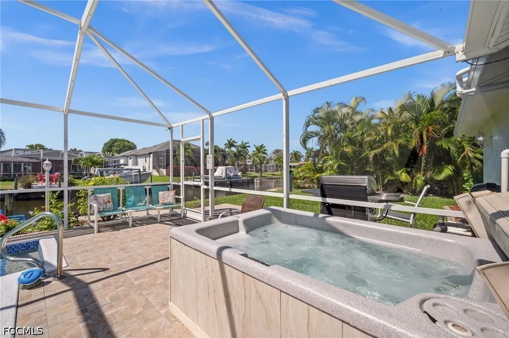 1432 Venetian Court Cape Coral FL 33904