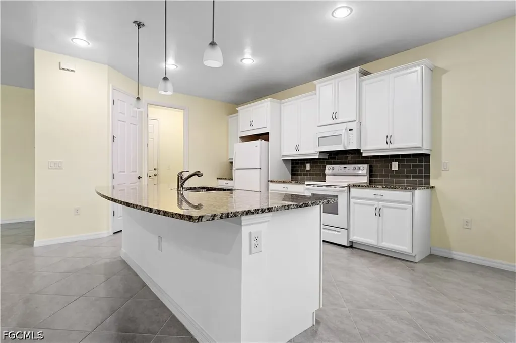 4006 SW 26th Court Cape Coral FL 33914