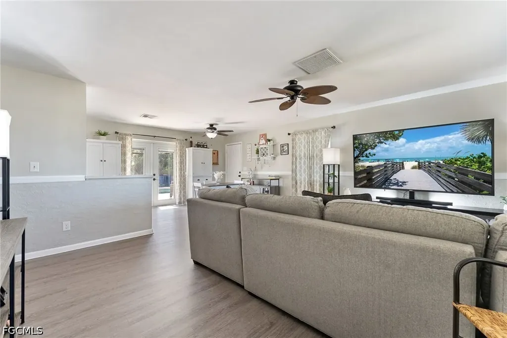 417 NE 14th Avenue Cape Coral FL 33909