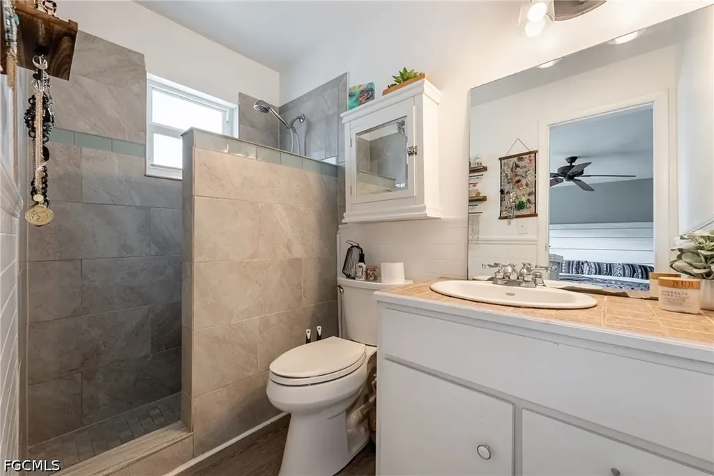 417 NE 14th Avenue Cape Coral FL 33909