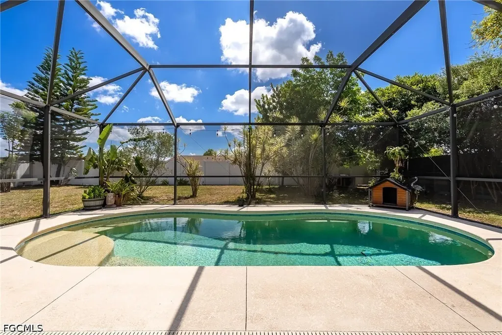 417 NE 14th Avenue Cape Coral FL 33909