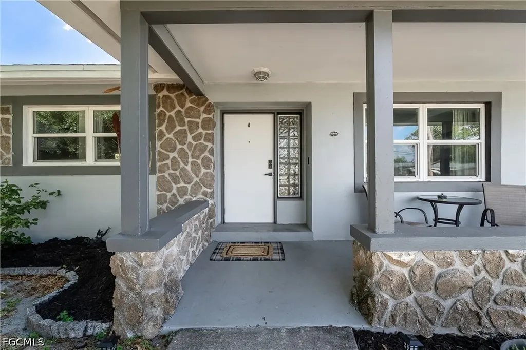 417 NE 14th Avenue Cape Coral FL 33909