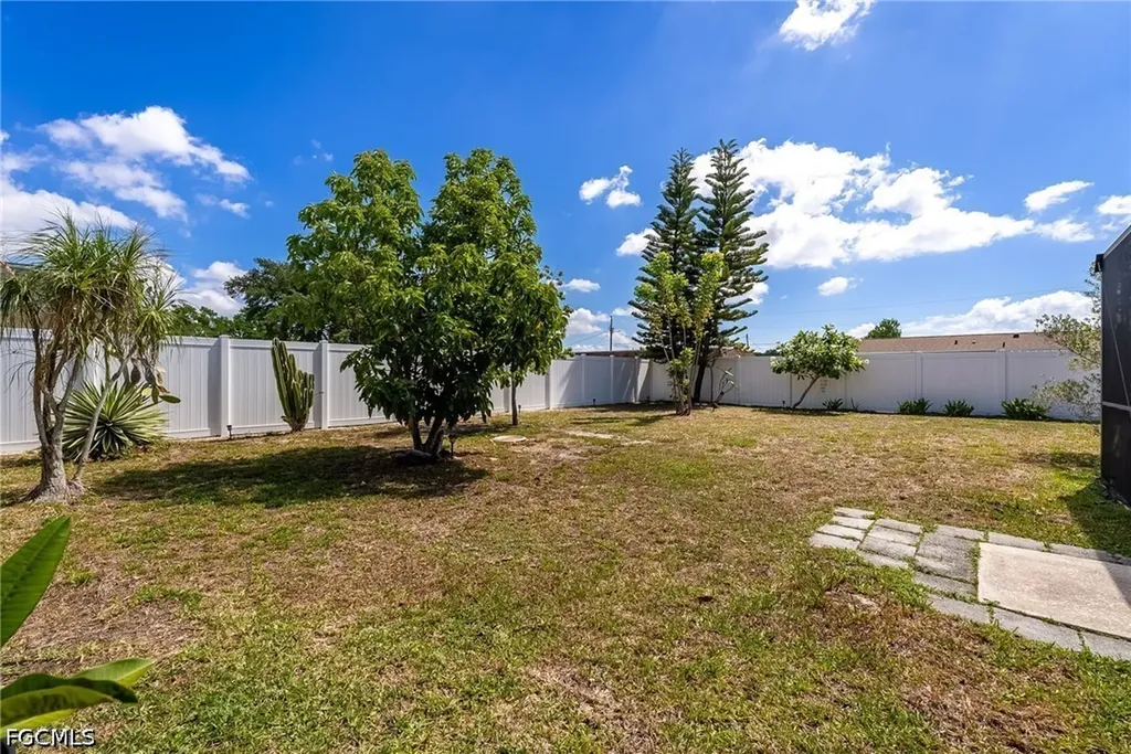417 NE 14th Avenue Cape Coral FL 33909