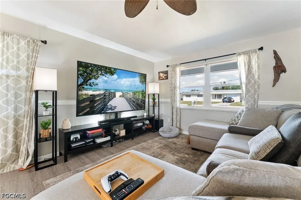 417 NE 14th Avenue Cape Coral FL 33909