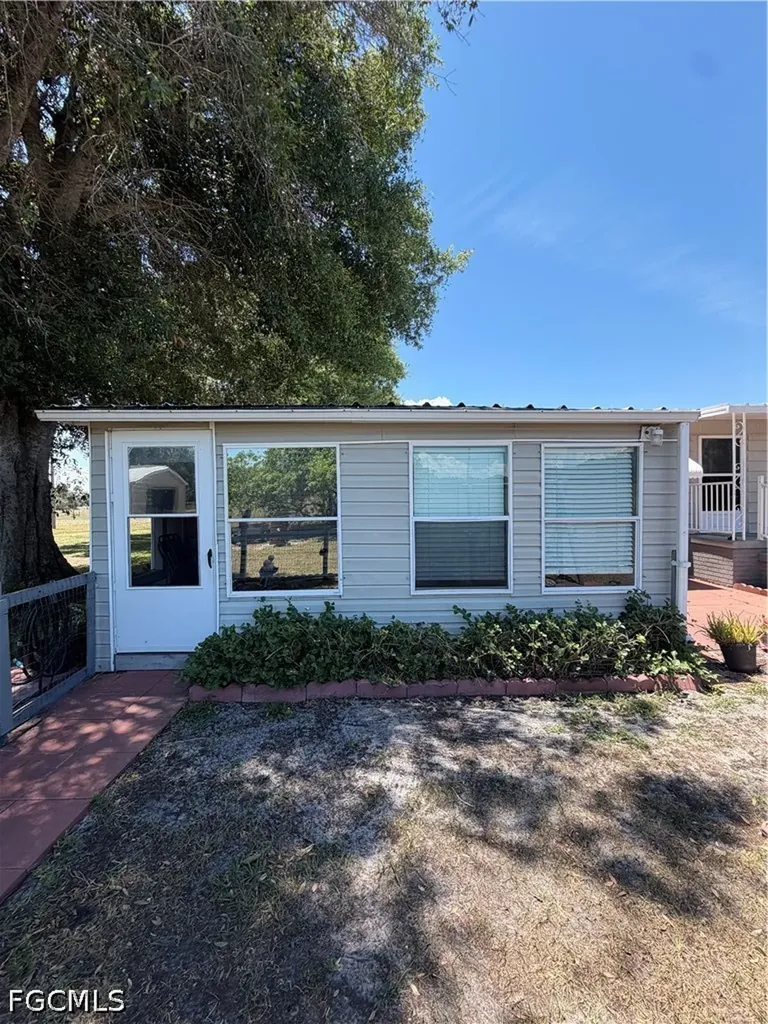1176 Pylant Drive Moore Haven FL 33471