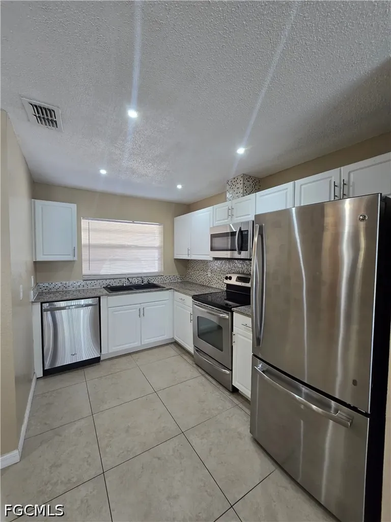 702 SE 47th Street Cape Coral FL 33904