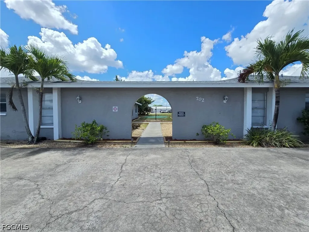 702 SE 47th Street Cape Coral FL 33904