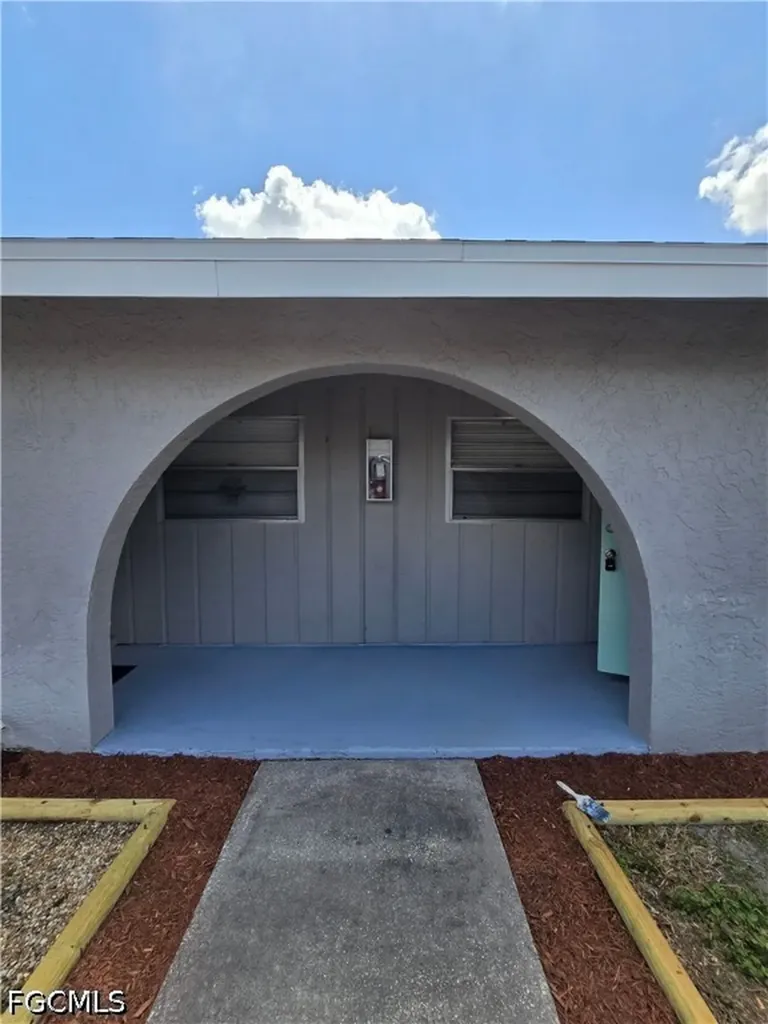 702 SE 47th Street Cape Coral FL 33904