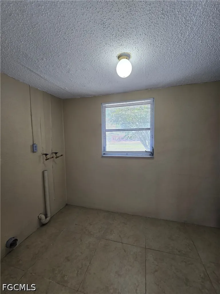 702 SE 47th Street Cape Coral FL 33904