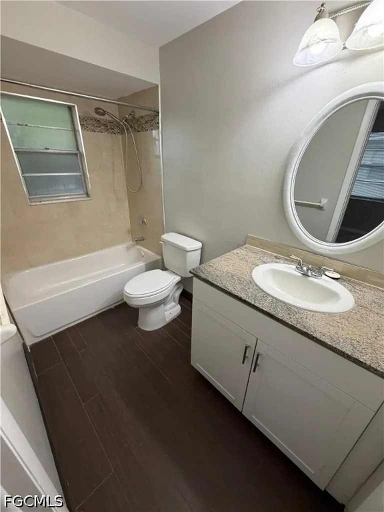 702 SE 47th Street Cape Coral FL 33904