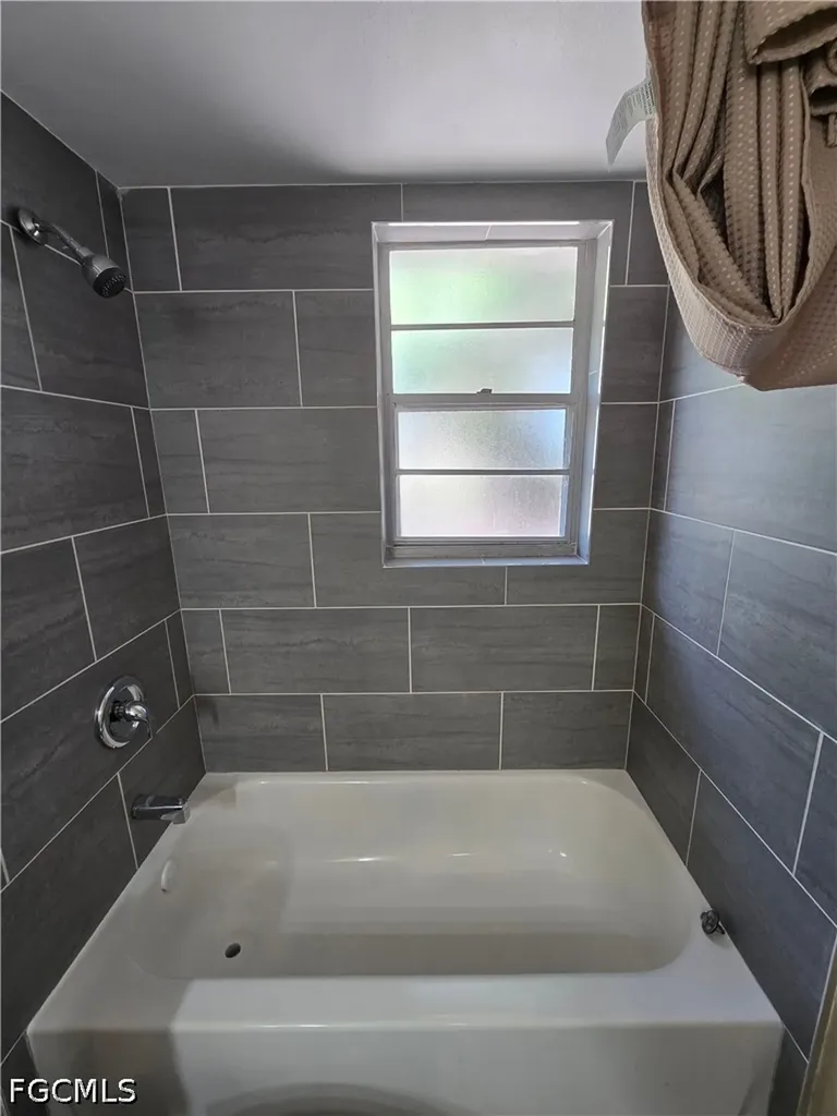 702 SE 47th Street Cape Coral FL 33904