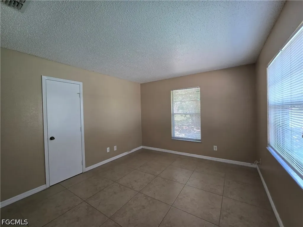 702 SE 47th Street Cape Coral FL 33904