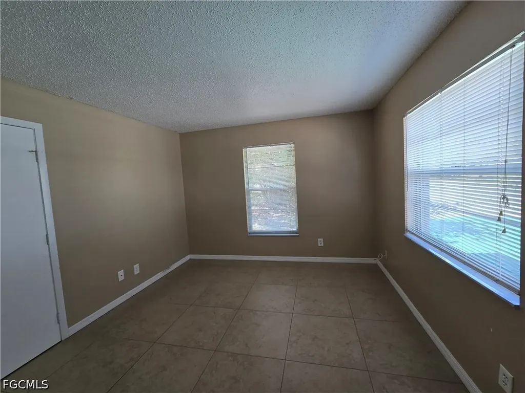 702 SE 47th Street Cape Coral FL 33904
