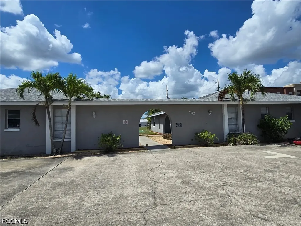 702 SE 47th Street Cape Coral FL 33904