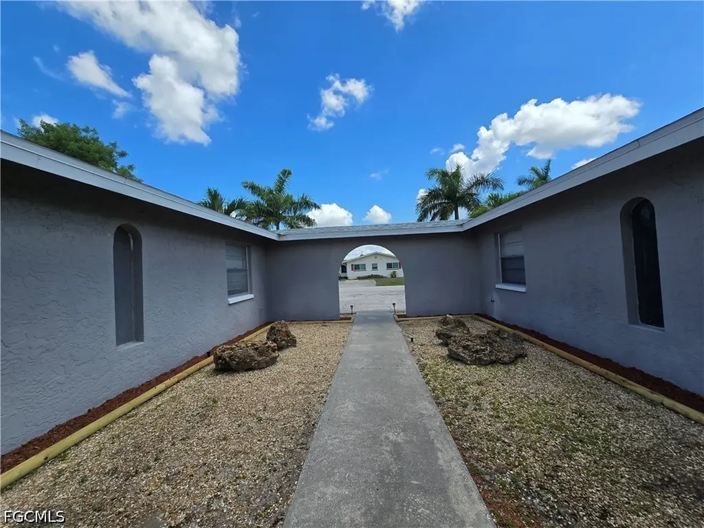 702 SE 47th Street Cape Coral FL 33904
