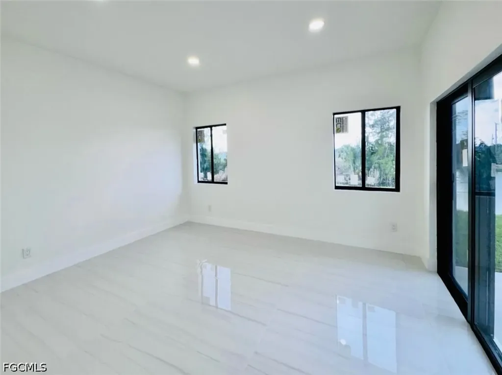 3424 NE 21st Place Cape Coral FL 33909