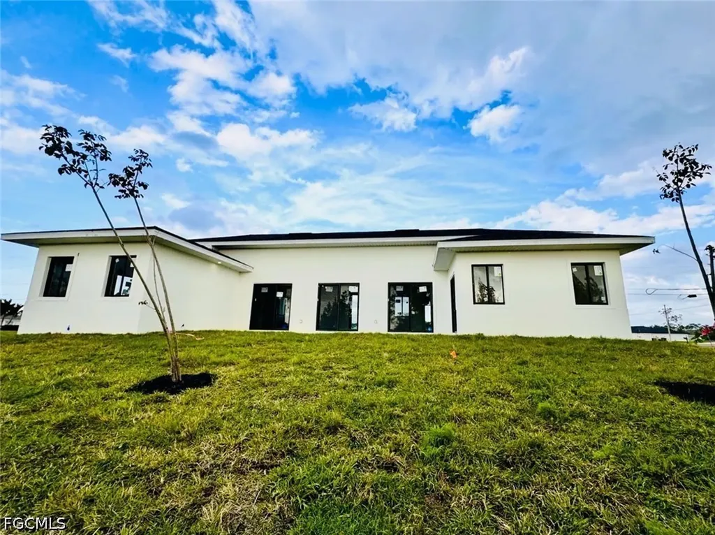 3424 NE 21st Place Cape Coral FL 33909
