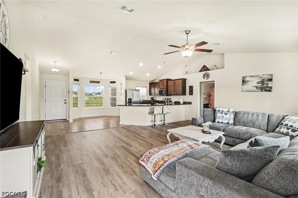 1223 NW 15th Place Cape Coral FL 33993