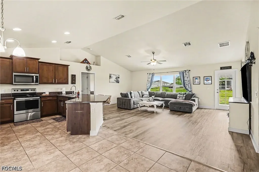 1223 NW 15th Place Cape Coral FL 33993