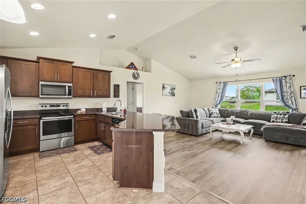 1223 NW 15th Place Cape Coral FL 33993