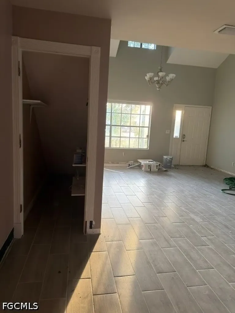 2121 SW 11th Court Cape Coral FL 33991