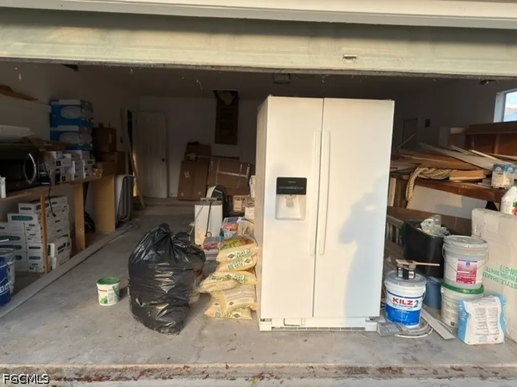 2121 SW 11th Court Cape Coral FL 33991